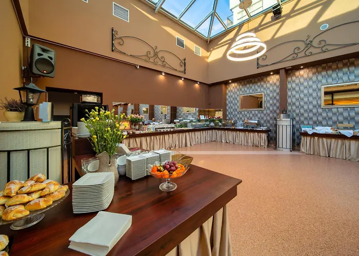 Hotel Gromada Pila